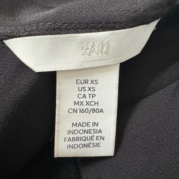 Never Worn — H&M Blouse - Picture 3 of 6